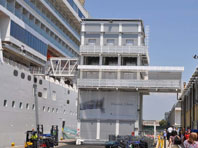 Torre mobile per imbarco/sbarco passeggeri